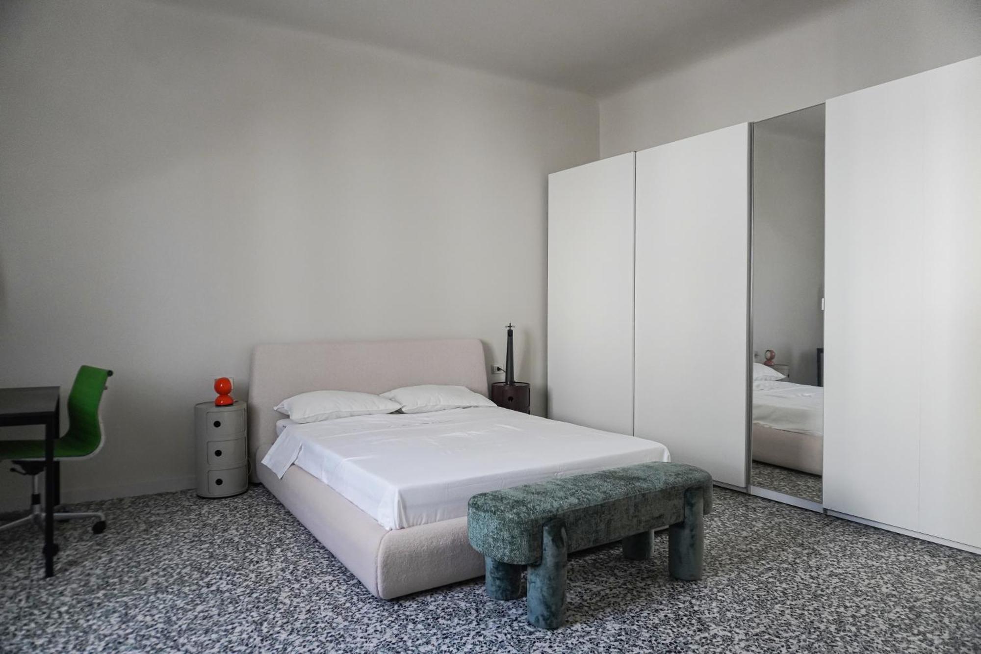 Newly Renovated Two-room Apartamento *